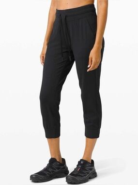 Lululemon Ready to Rulu High Rise Cropped Joggers Black Size 6